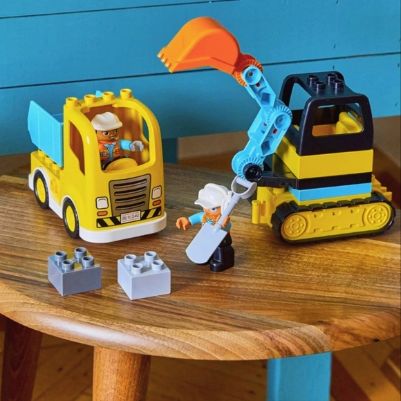 LEGO DUPLO 2 Construction Building Sets Truck/Excavator 10931 & Bulldozer 10930 - Picture 7 of 8